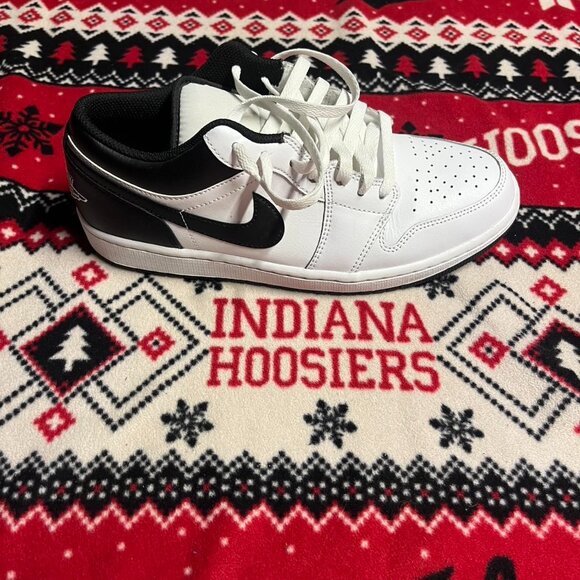 Jordan 1 Low - Picture 2 of 7